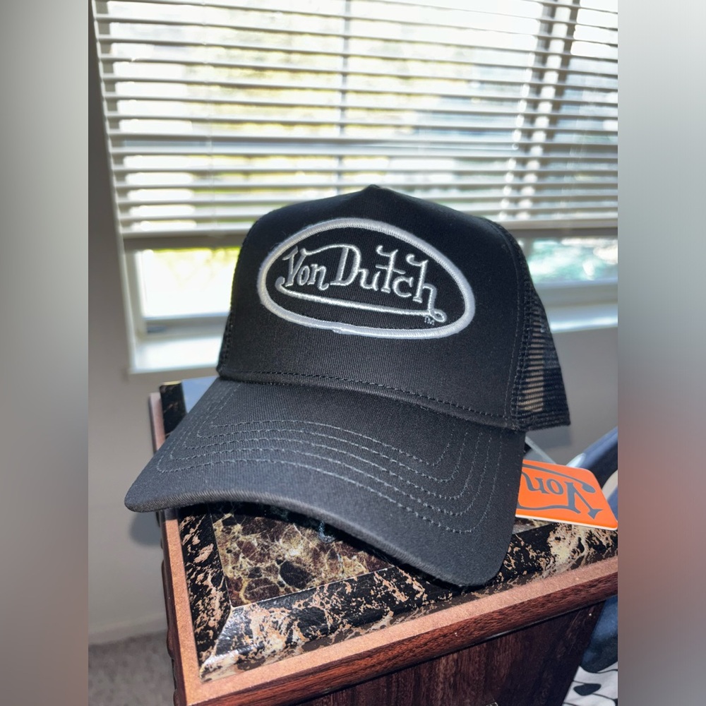 Von Dutch Trucker Hat *UNISEX*